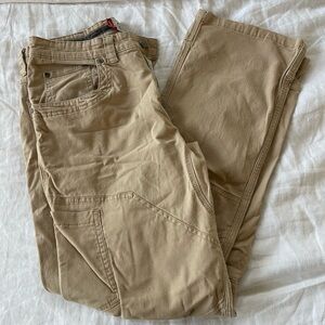 Mountain Khakis Men's Cargo Pants in Tan
